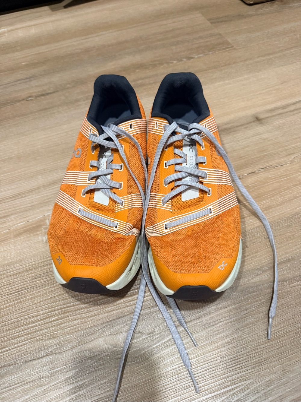 On cloud Men's Running Shoes